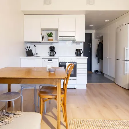 Lovely Scandinavian Near Airport Apartamento *